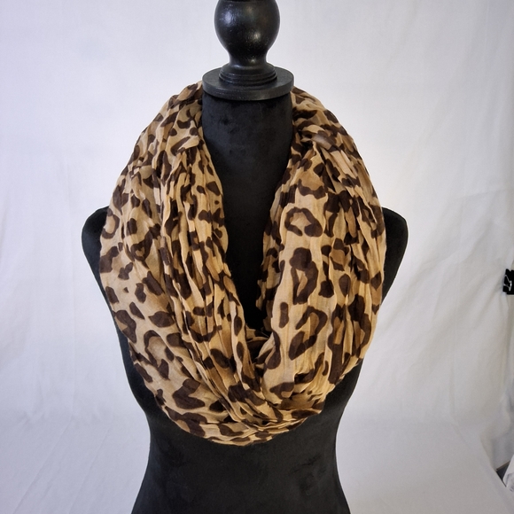 Leopard Print Scarf - Picture 2 of 2